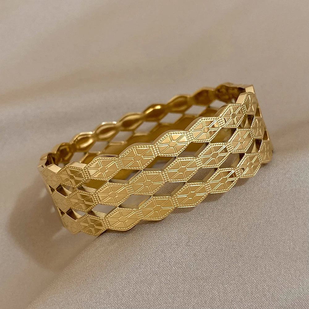 Golden Geometric Elegance Bangle Bracelet