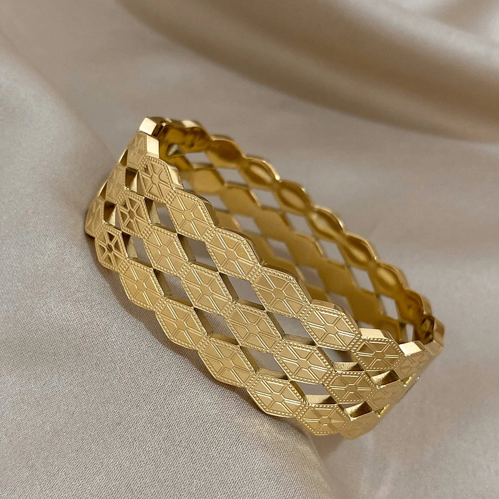 Golden Geometric Elegance Bangle Bracelet