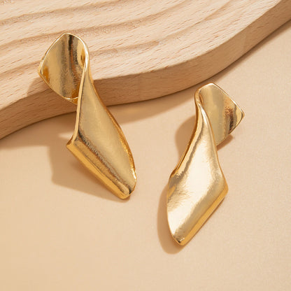 Twisted Elegance Earrings 