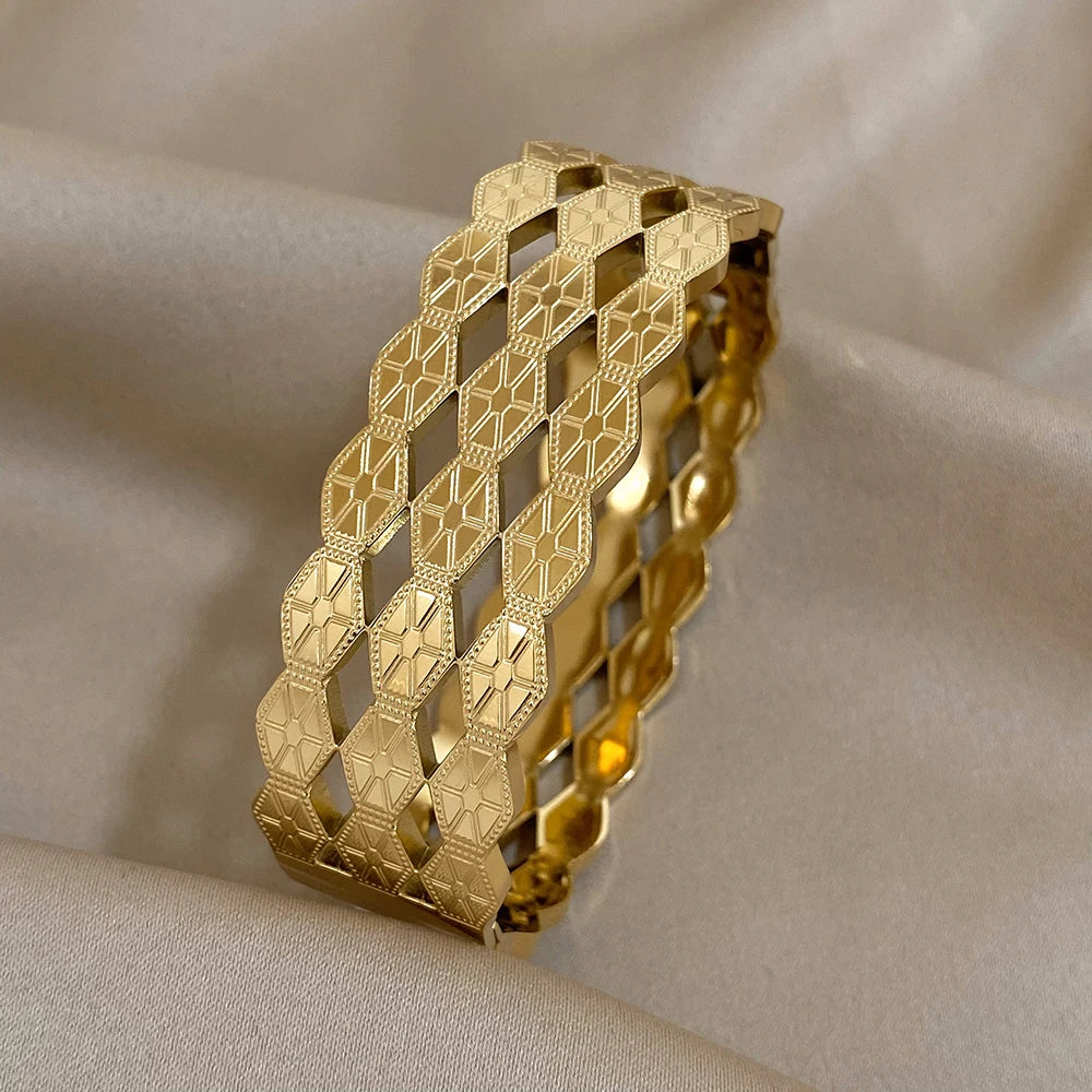 Golden Geometric Elegance Bangle Bracelet